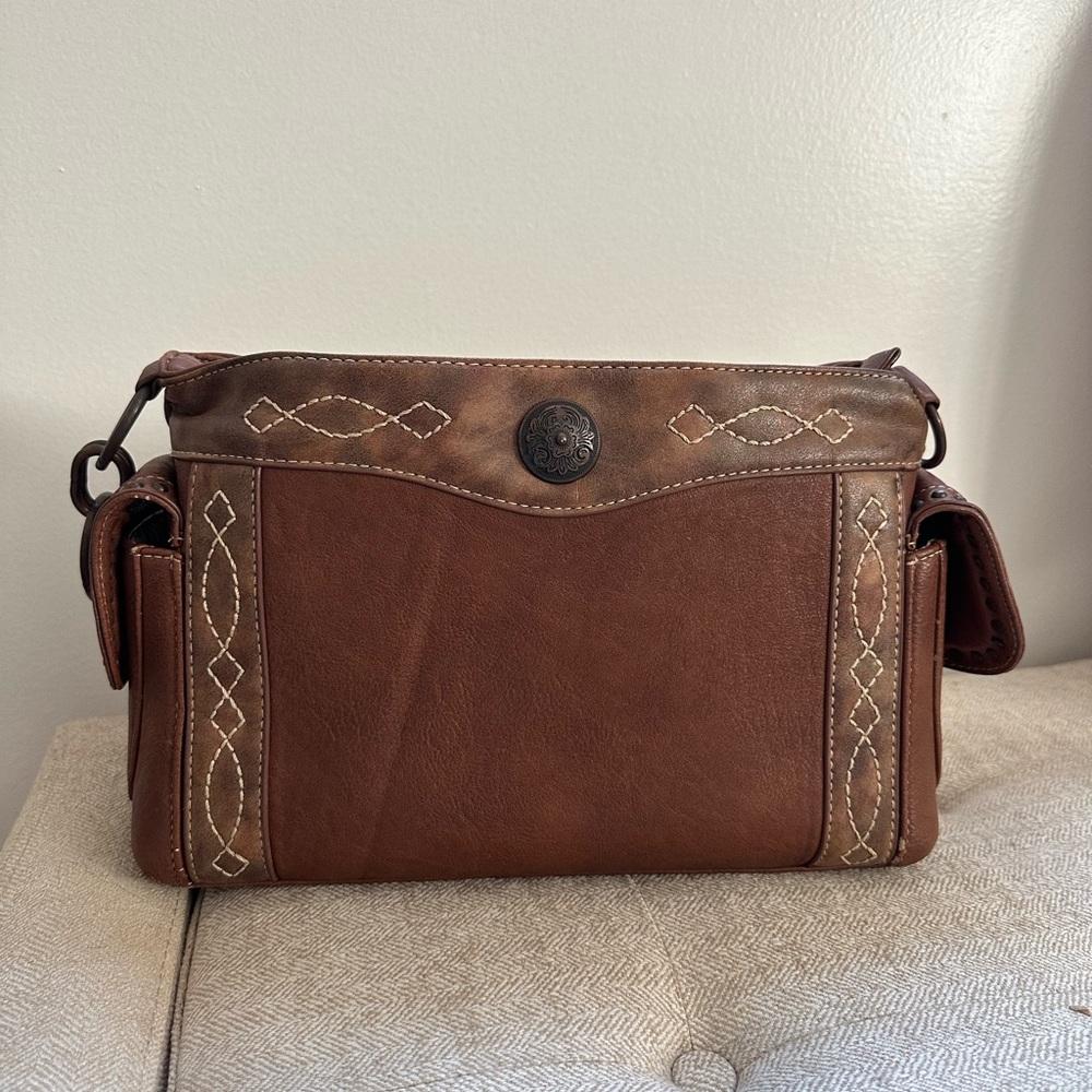 BLAZIN ROXX WOMEN'S IVY CONCHO CONCEALED CARRY SATCHEL